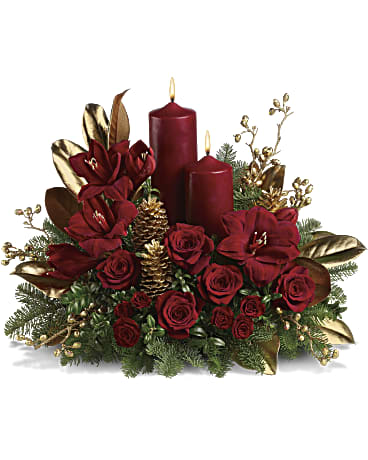 CANDLELIT CHRISTMAS ARRANGEMENT