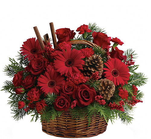 BERRIES AND SPICE CHRISTMAS ARRANGEMENT